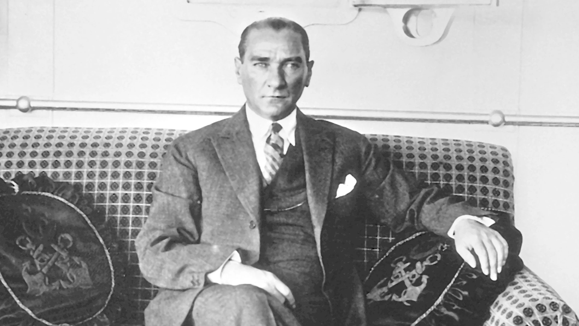 Atatürk’ün Sevdiği Türkülerle / Dengin Ceyhan – Burak Pektaş / Konser - Zai Yaşam Bodrum